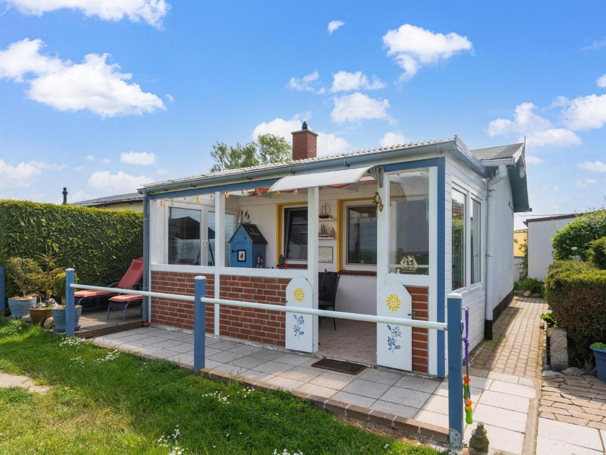 Beautiful Bungalow In Poel Near The Beach Fahrdorf  المظهر الخارجي الصورة